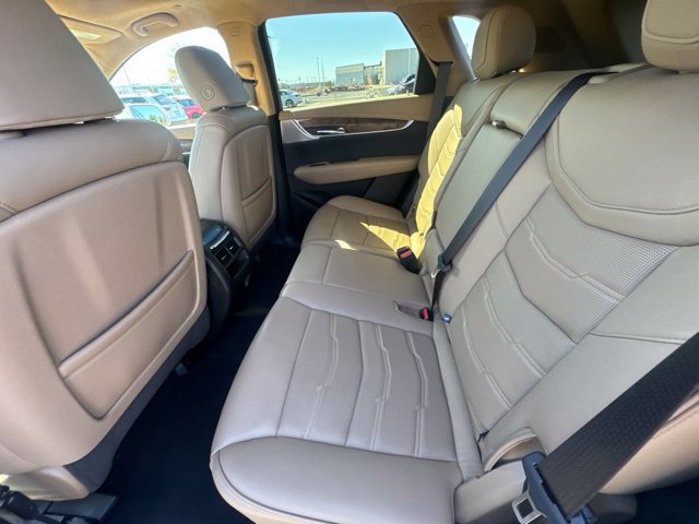 Used 2020 Cadillac XT5 Premium Luxury w/ Platinum Package FWD image 11