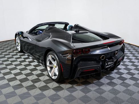 Used 2025 Ferrari SF90 Spider image 17