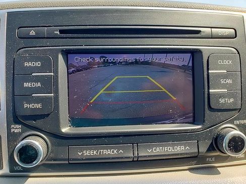 Used 2017 Kia Sportage LX image 17