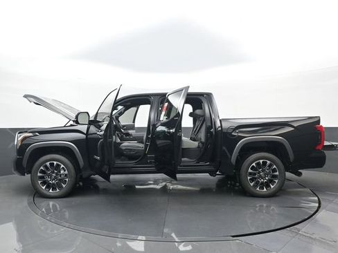 New 2026 Toyota Tundra Limited AWD/4WD image 32
