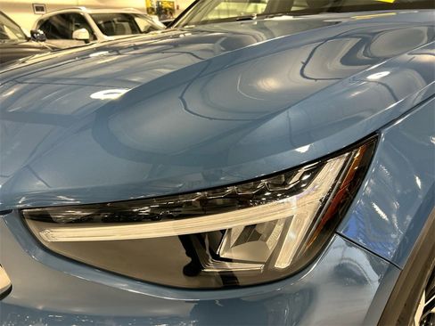 Certified 2024 Volvo XC40 B5 Plus w/ Protection Package Premier image 7