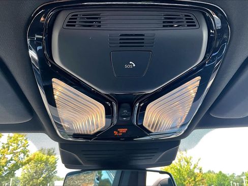 Used 2025 BMW X5 xDrive40i AWD/4WD image 36
