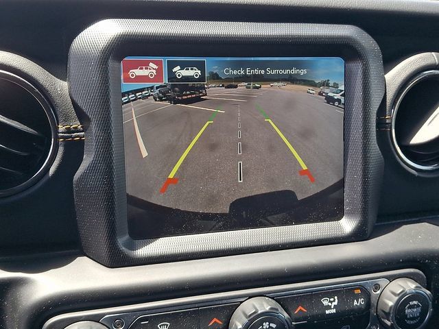 Used 2023 Jeep Wrangler Unlimited Sahara AWD/4WD image 18
