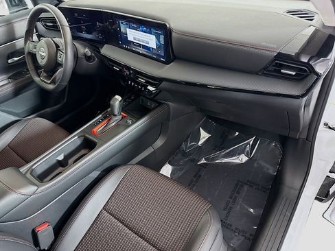 Used 2026 Nissan Kicks SR image 30