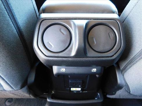 Used 2025 Jeep Wrangler Sahara 4xe AWD/4WD image 24