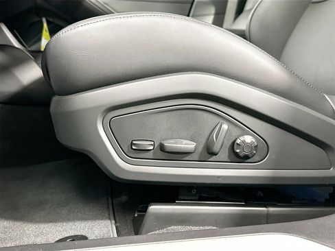 Certified 2025 Porsche Taycan 4S image 16