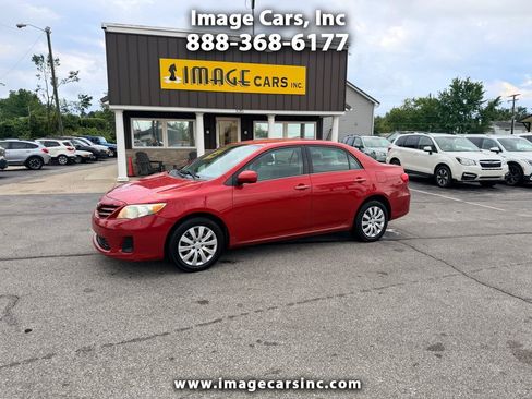 Used 2013 Toyota Corolla LE FWD image 1