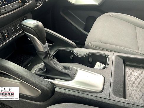 Used 2024 Nissan Frontier SV w/ SV Convenience Package image 14