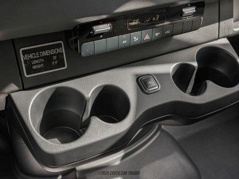 Used 2025 Mercedes-Benz Sprinter 2500 image 34