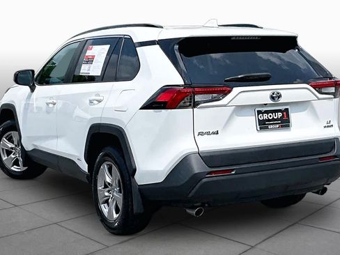 Used 2022 Toyota RAV4 LE AWD/4WD image 12