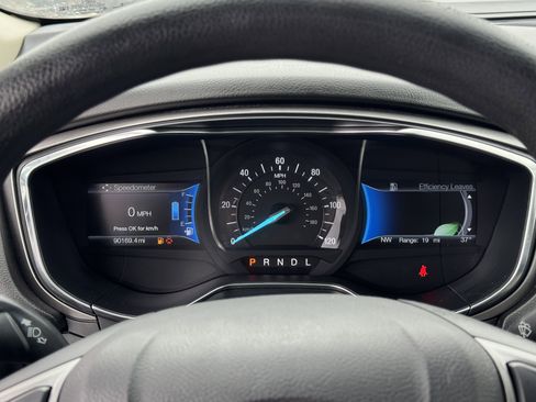 Used 2018 Ford Fusion S image 22