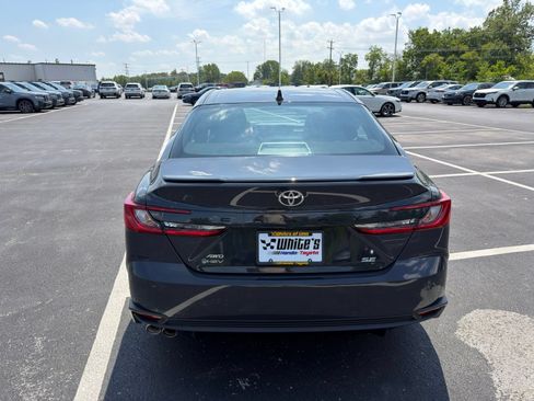 Used 2025 Toyota Camry SE AWD/4WD image 5