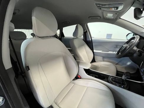 Used 2025 Hyundai Kona SEL AWD/4WD image 9