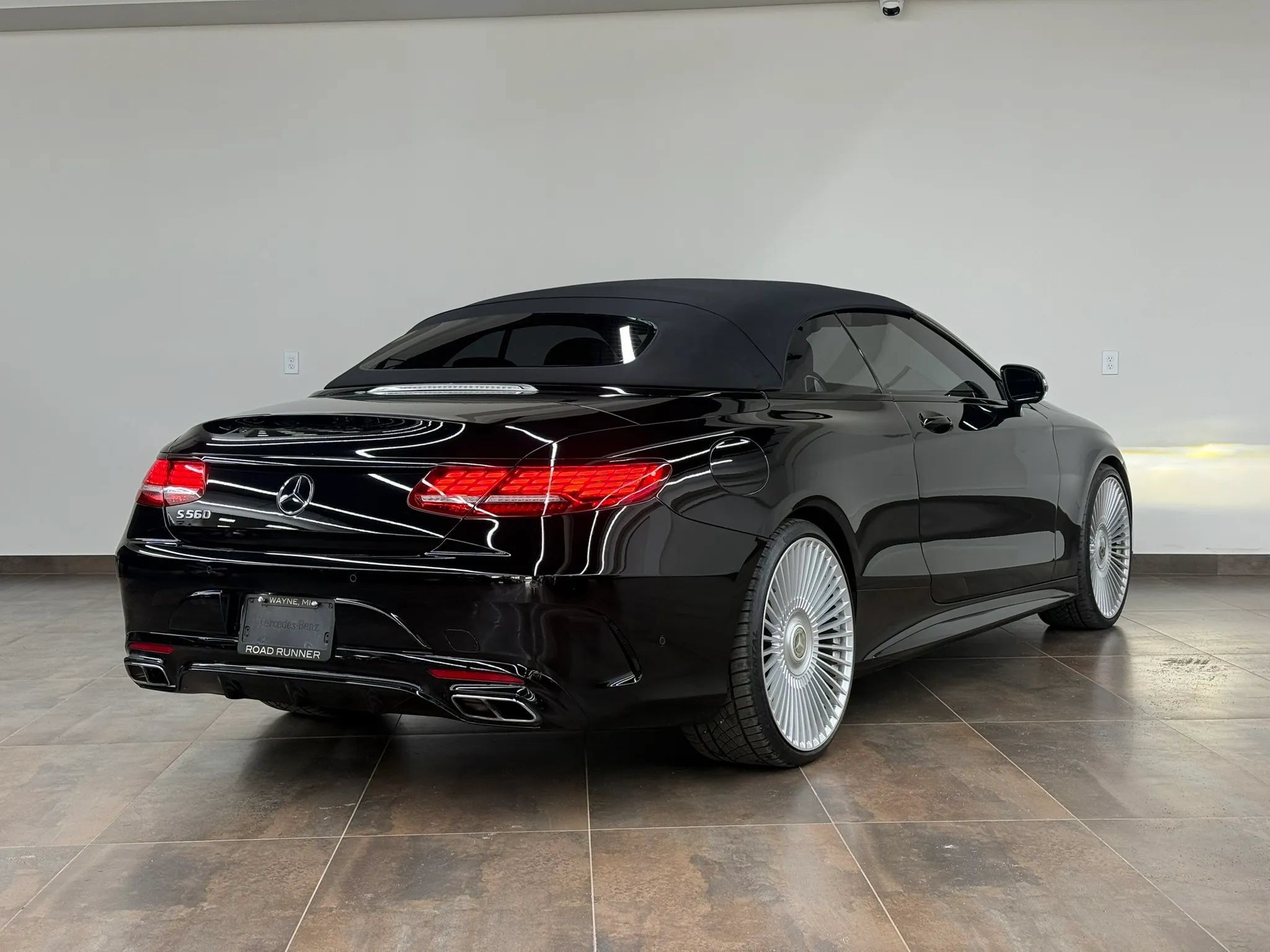 Used 2019 Mercedes-Benz S 560 Cabriolet image 12