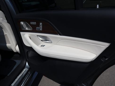 New 2026 Mercedes-Benz GLS 450 4MATIC image 11