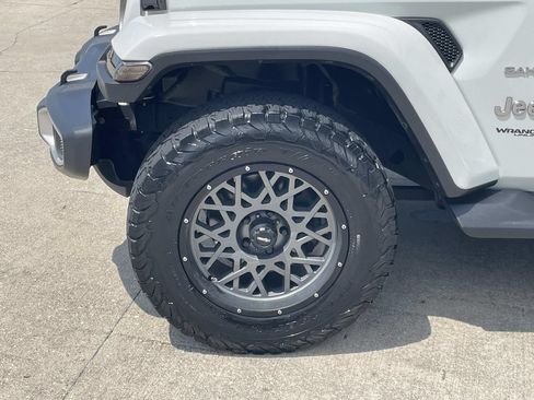Used 2020 Jeep Wrangler Unlimited Sahara AWD/4WD image 7