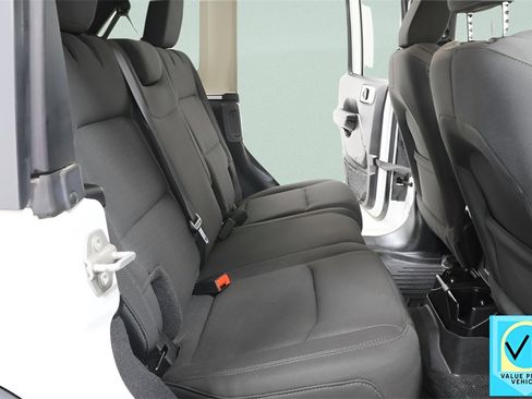 Used 2019 Jeep Wrangler Unlimited Sport S image 29