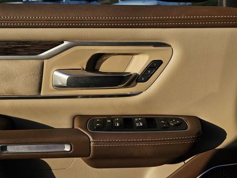 Used 2020 RAM 1500 Laramie image 8