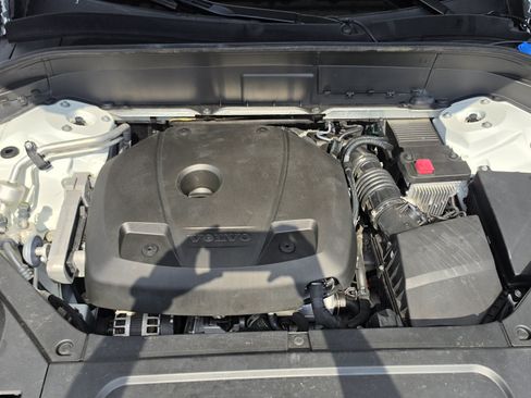 Used 2020 Volvo XC90 T6 Momentum AWD/4WD image 17