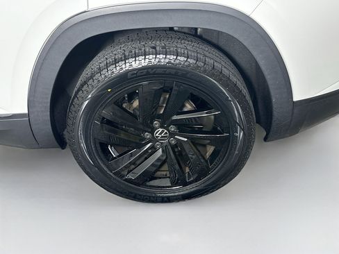 Used 2022 Volkswagen Atlas Cross Sport SE FWD image 11