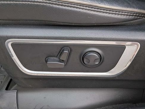 Used 2023 RAM 1500 Laramie AWD/4WD image 22