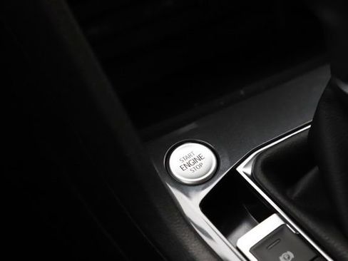 Used 2023 Volkswagen Tiguan SE AWD/4WD image 21