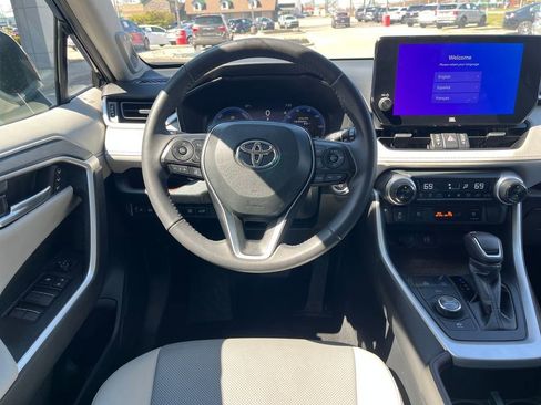 Certified 2023 Toyota RAV4 Limited AWD/4WD image 17