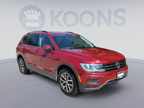 Used 2019 Volkswagen Tiguan SE AWD/4WD image 2