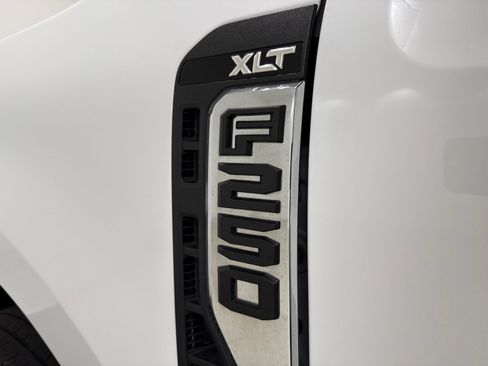 Used 2025 Ford F250 XLT w/ FX4 Off-Road Package AWD/4WD image 12