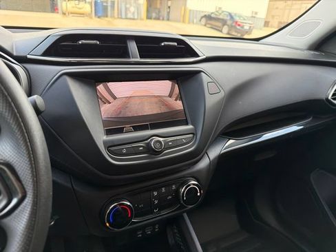 Used 2023 Chevrolet TrailBlazer LS FWD image 14