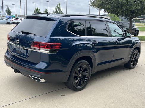 Certified 2023 Volkswagen Atlas SE w/ Panoramic Sunroof Package FWD image 10