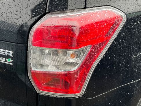 Used 2016 Subaru Forester 2.5i Premium w/ All-Weather Package image 17