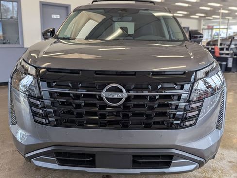 New 2026 Nissan Pathfinder SL w/ SL Premium Package image 2