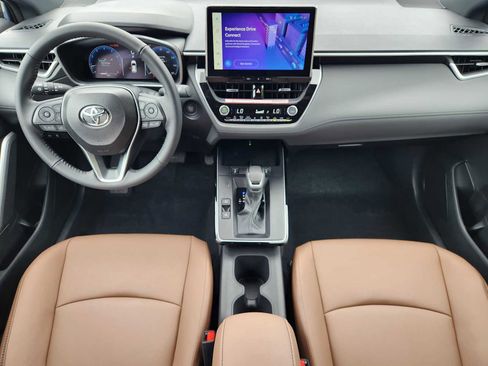 Used 2026 Toyota Corolla Cross XLE FWD image 25