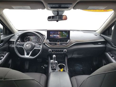 Used 2023 Nissan Altima 2.5 SV w/ SV Premium Package FWD image 22