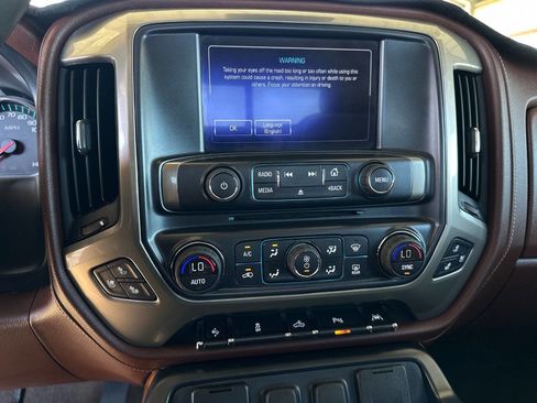 Used 2017 Chevrolet Silverado 1500 High Country image 22