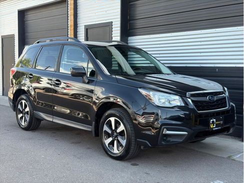 Used 2018 Subaru Forester 2.5i Premium w/ All-Weather Package AWD/4WD image 11