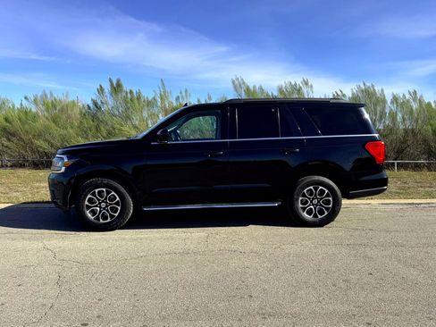 Used 2022 Ford Expedition XLT image 10