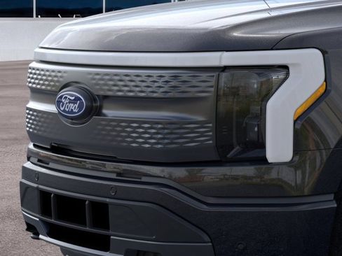 New 2025 Ford F150 Lightning Flash AWD/4WD image 17