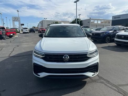 Used 2024 Volkswagen Tiguan SE R-Line AWD/4WD image 4