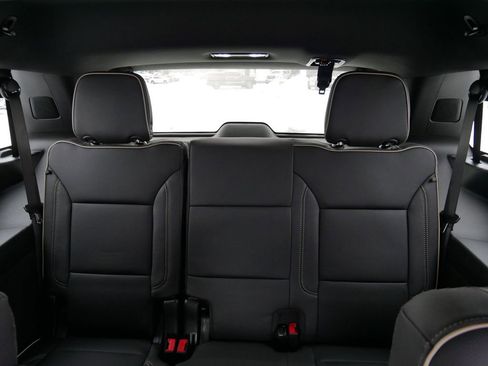 New 2026 GMC Yukon Elevation image 8