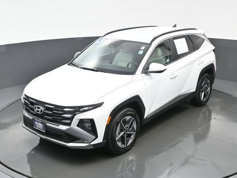 Used 2025 Hyundai Tucson SEL AWD/4WD image 34
