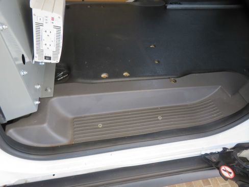 Used 2020 Ford Transit Connect XL image 18