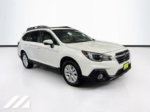 Used 2018 Subaru Outback 2.5i Premium AWD/4WD image 3