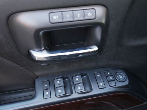 Used 2018 GMC Sierra 1500 SLT w/ SLT Preferred Package image 16