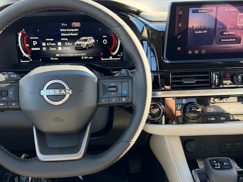 New 2026 Nissan Pathfinder SL image 23