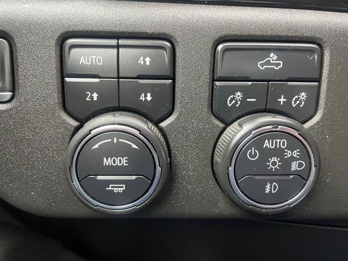 Used 2022 Chevrolet Silverado 1500 RST AWD/4WD image 25