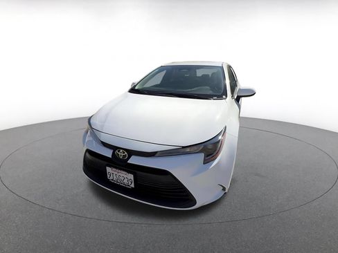 Used 2025 Toyota Corolla LE FWD image 7