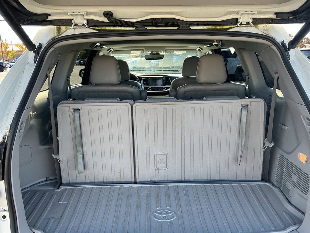 Used 2019 Toyota Highlander Limited AWD/4WD image 32