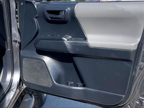 Used 2019 Toyota Tacoma SR w/ SR Convenience Package RWD image 19